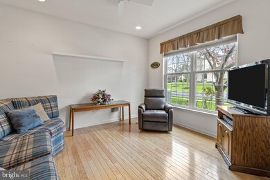 524 Poppy Ct unit V202, Langhorne, PA 19047 - photo 7