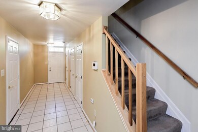 9221 Vanfleet Ct, Laurel, MD 20708 - photo 5