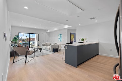 321 S Oxford Ave unit 303, Los Angeles, CA 90020 - photo 5