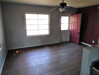 310 E 21st St S, Newton, IA 50208 - photo 7