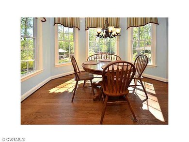 Breakfast Nook - Sunny Bay Window
