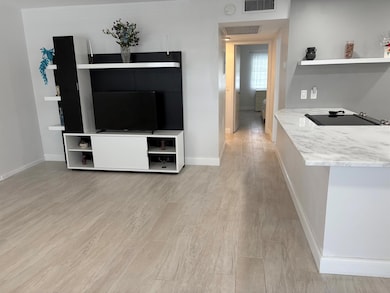 2084 Exeter E unit 2084 E, Boca Raton, FL 33434 - photo 6