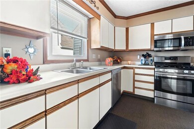 5424 Aminda St, Shawnee, KS 66226 - photo 6