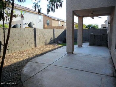 044-023955 - Backyard
