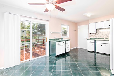 2301 Kirchoff Rd, Rolling Meadows, IL 60008 - photo 6