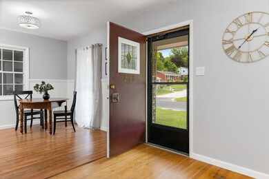 208 Thomas St, Staunton, VA 24401 - photo 4