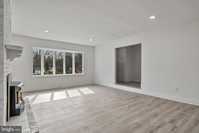 745 W Clayton Ave, Clayton, NJ 08312 - photo 5