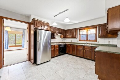 2051 Heatherlynn Dr unit K-1, Muscatine, IA 52761 - photo 6