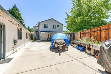 2328 Parkhill Place, Medford, OR 97504 - photo 3