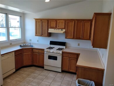 1323 W Tremont St unit B, Allentown, PA 18102 - photo 3