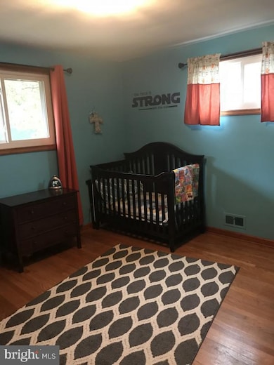 8430 Bay Dr, Pasadena, MD 21122 - photo 4