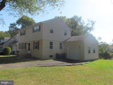 945 Cherry Ln, Southampton, PA 18966 - photo 2