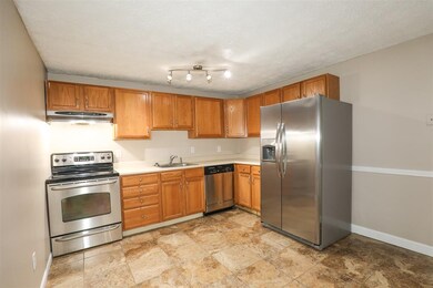 525 Calef Rd unit 4, Manchester, NH 03103 - photo 4