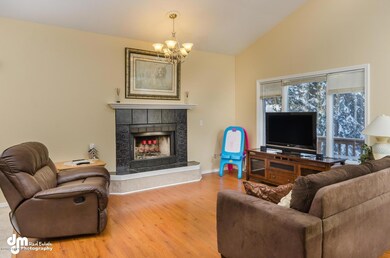 8433 Barnett Drive Anchorage-large-002-L