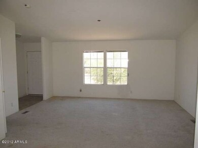 023-324908 - alt living room