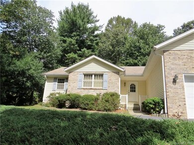 71 Chestnut Ln, Hendersonville, NC 28792 - photo 2