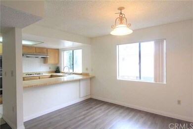 Dining Area with Breakfast Bar
