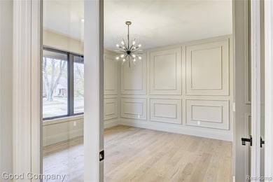 2533 N Vermont Ave, Royal Oak, MI 48073 - photo 4