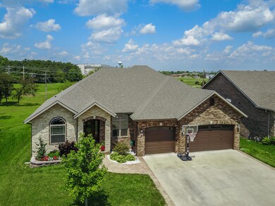 887 W Chestnut Bend Cir, Nixa, MO 65714 - photo 2