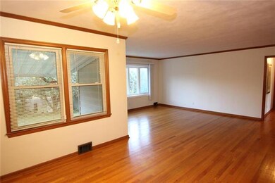 5105 Mansfield Ln, Shawnee, KS 66203 - photo 5