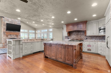 2683 W Carson Ln, West Jordan, UT 84084 - photo 3