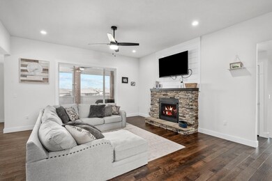 05-673foxhillcircle-25