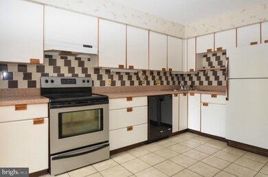 2147 Woodbox Ln unit C, Baltimore, MD 21209 - photo 7