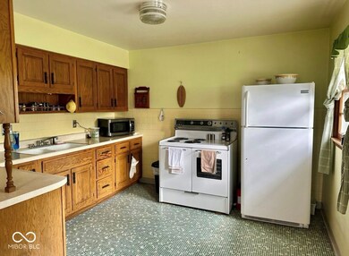 80 Circle Dr, Franklin, IN 46131 - photo 2