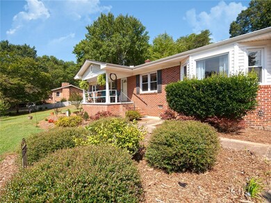 319 Gilstrap Dr, Liberty, SC 29657 - photo 4