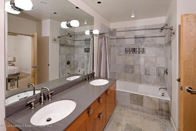 231Robinson222_WEB_09
