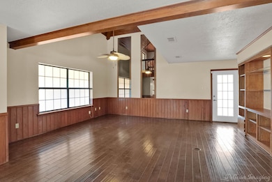 8205 Clint Dr, Shreveport, LA 71108 - photo 7