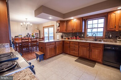 2735 Greensburg Rd, Martinsburg, WV 25404 - photo 6