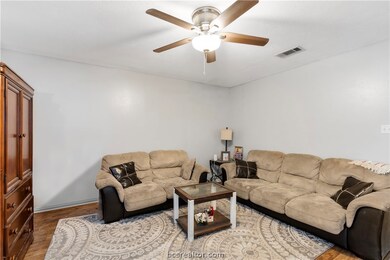 1202 Webhollow Cir unit B, Bryan, TX 77801 - photo 7
