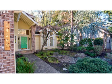 14293 Amberwood Cir, Lake Oswego, OR 97035 - photo 2