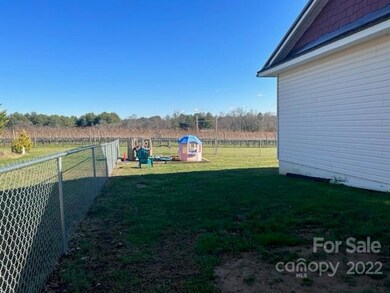 11 Apple Blossom Ln, Hendersonville, NC 28792 - photo 3