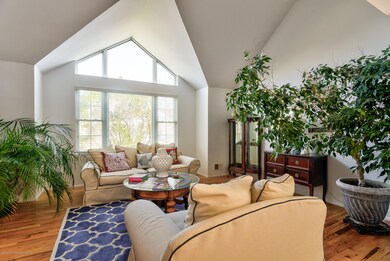 005_Living Room