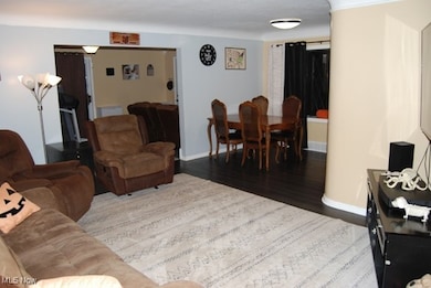 4567 Canterbury Rd, North Olmsted, OH 44070 - photo 4