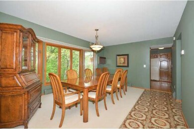 Spacious Formal Dining Room - great for Entertaini
