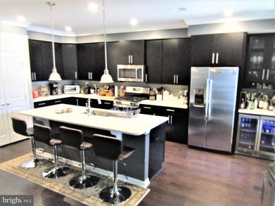 10105 Dorsey Ln, Lanham, MD 20706 - photo 4