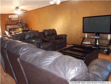 48 Arrowood Ct unit 608, Staten Island, NY 10309 - photo 3