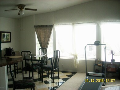 Dining w. Breakfast Bar
