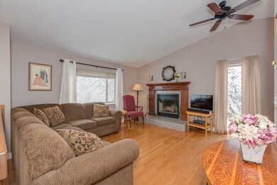 91 G h Carter Dr, Danville, NH 03819 - photo 3