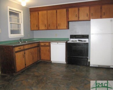 2434 E 39th St, Savannah, GA 31404 - photo 7