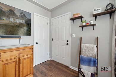 06-3848-Boone-Ave-SW-WindowStill-Real-Es