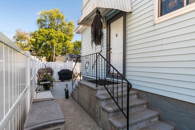 05_215_7thStS_Exterior5_mls