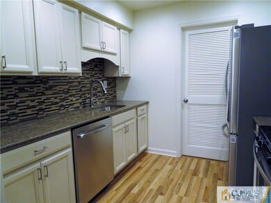 27 Deerberry Ln, Monmouth Junction, NJ 08852 - photo 5