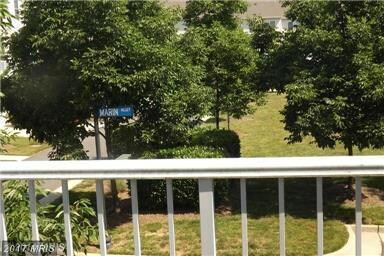 42836 Smallwood Terrace, Chantilly, VA 20152 - photo 2