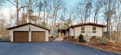 213 Basswood Dr, Hawley, PA 18428 - photo 3