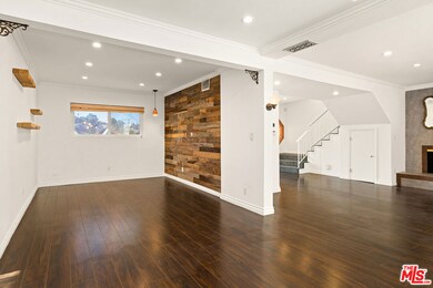 21801 Martinez St, Woodland Hills, CA 91364 - photo 4