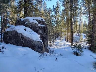 230 Ponderosa Ln, Cascade, ID 83611 - photo 4